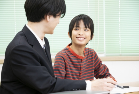 インストラクター